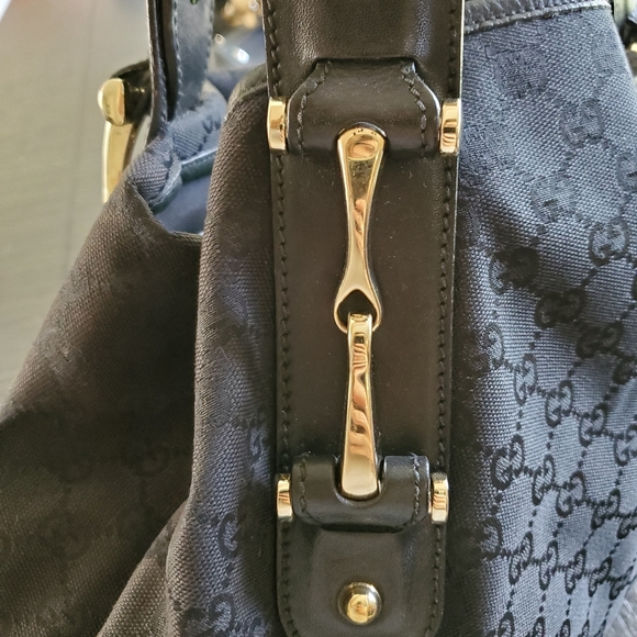 Authentic Gucci Pelham Handbag - Picture 7 of 16